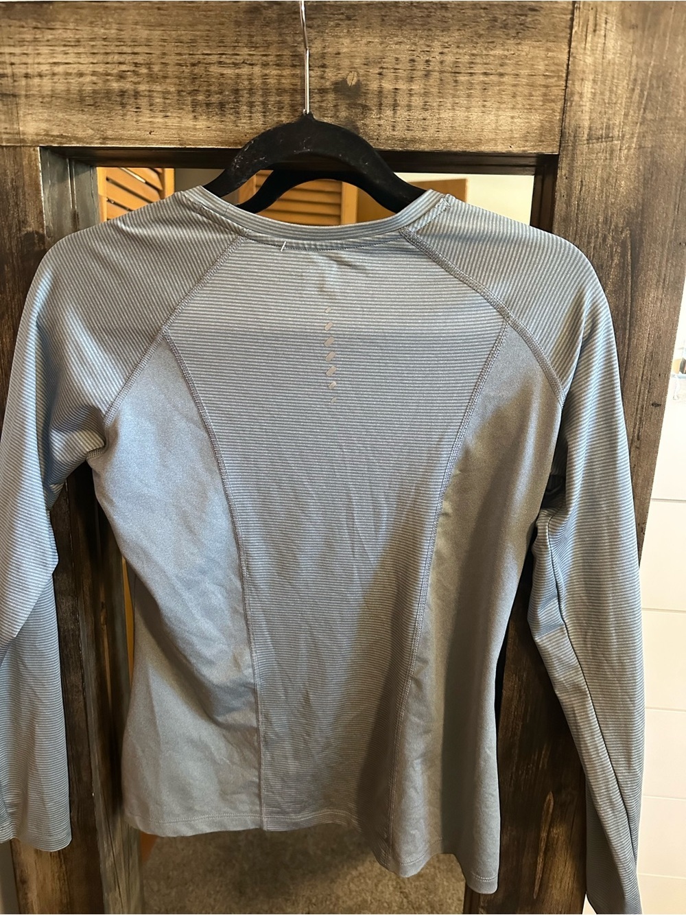 Columbia Omni-Wick Gray Long Sleeve Athletic Top Size Small Gorpcore Hiking - Picture 2 of 5